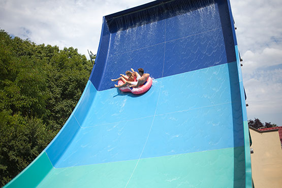 555x370 Watergames & More Shocker 10 typen waterglijbanen