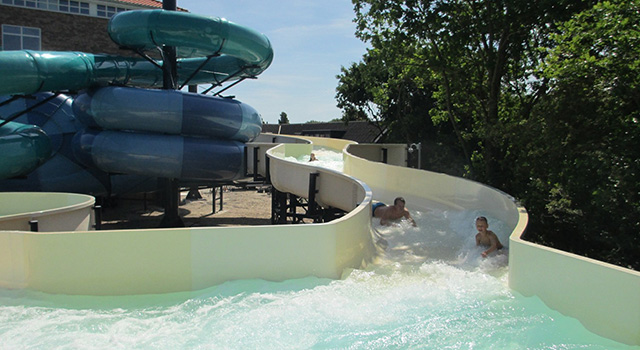 Watergames-&-More_Challenger-&-Voyager-&-Wild-River_Buitenaanzicht_De-Krim-Texel-(2) win-win-waterattracties