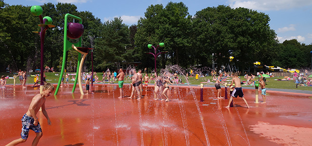 Watergames-&-More_Spray-Park_Overzicht_Molecaten-Bosbad-Hoeven-(2) Spray Parks op campings