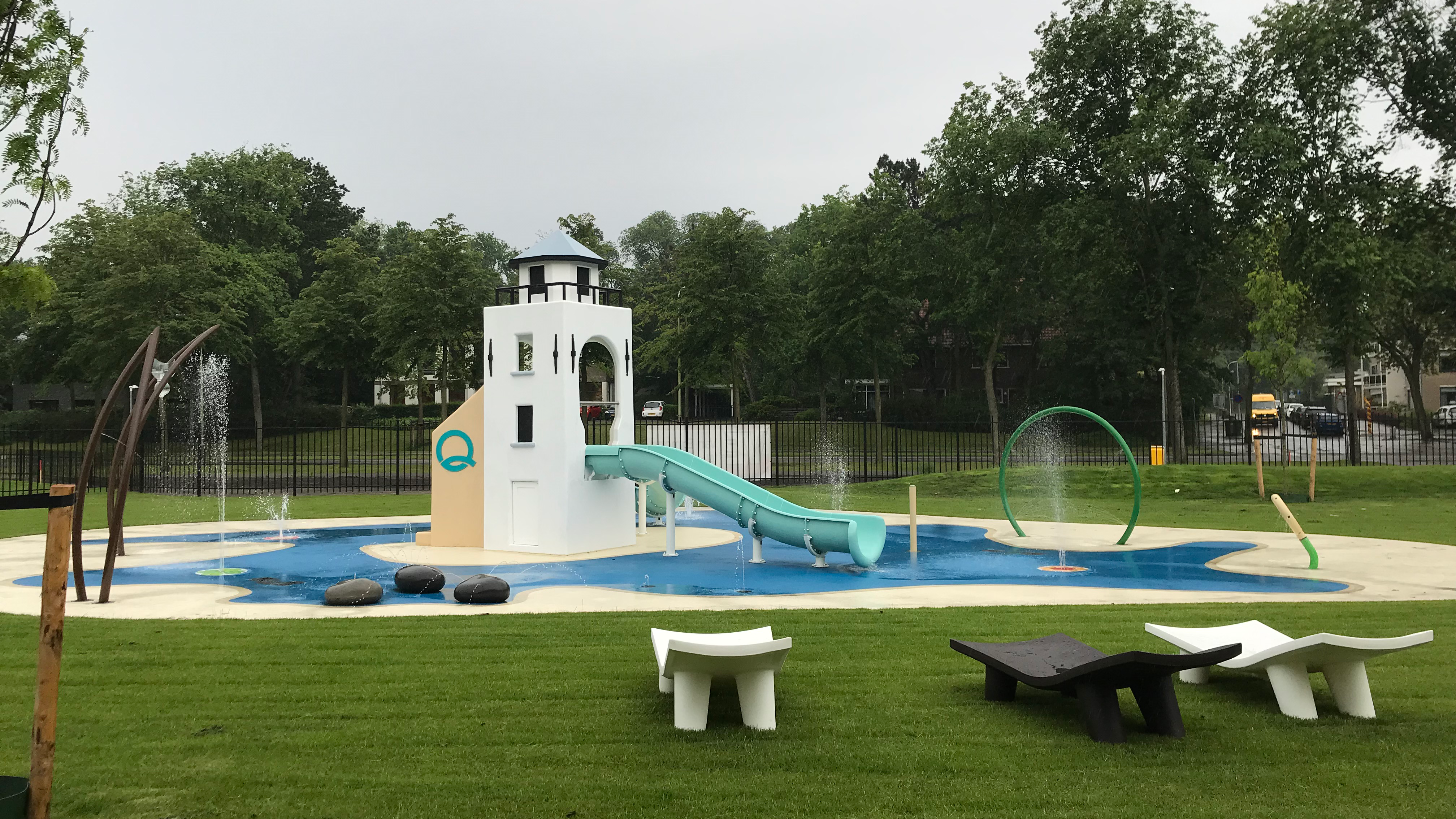 Watergames & More Spray Park En Kinderglijbanen Overzicht Met Water Aquamar Katwijk Uitgesneden