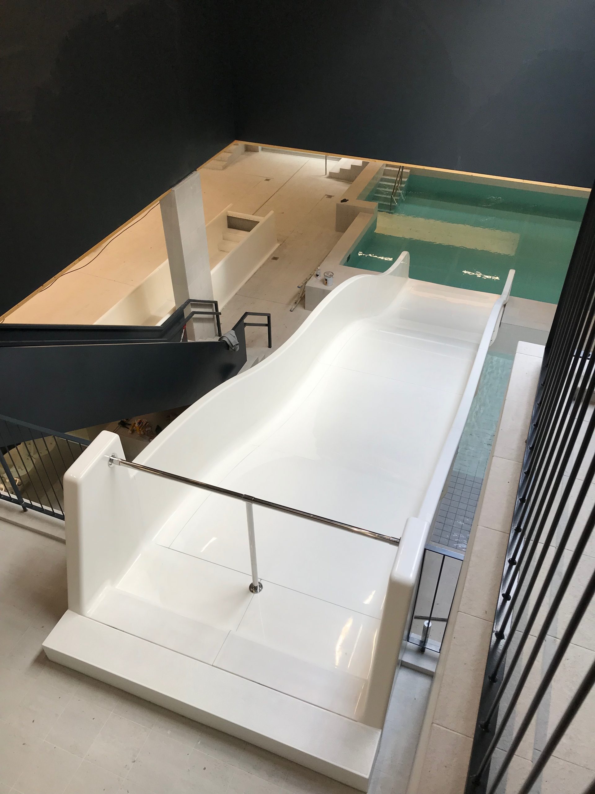 Watergames & More Waterglijbaan WaveRider Zwembad Ronse België Bovenaanzicht