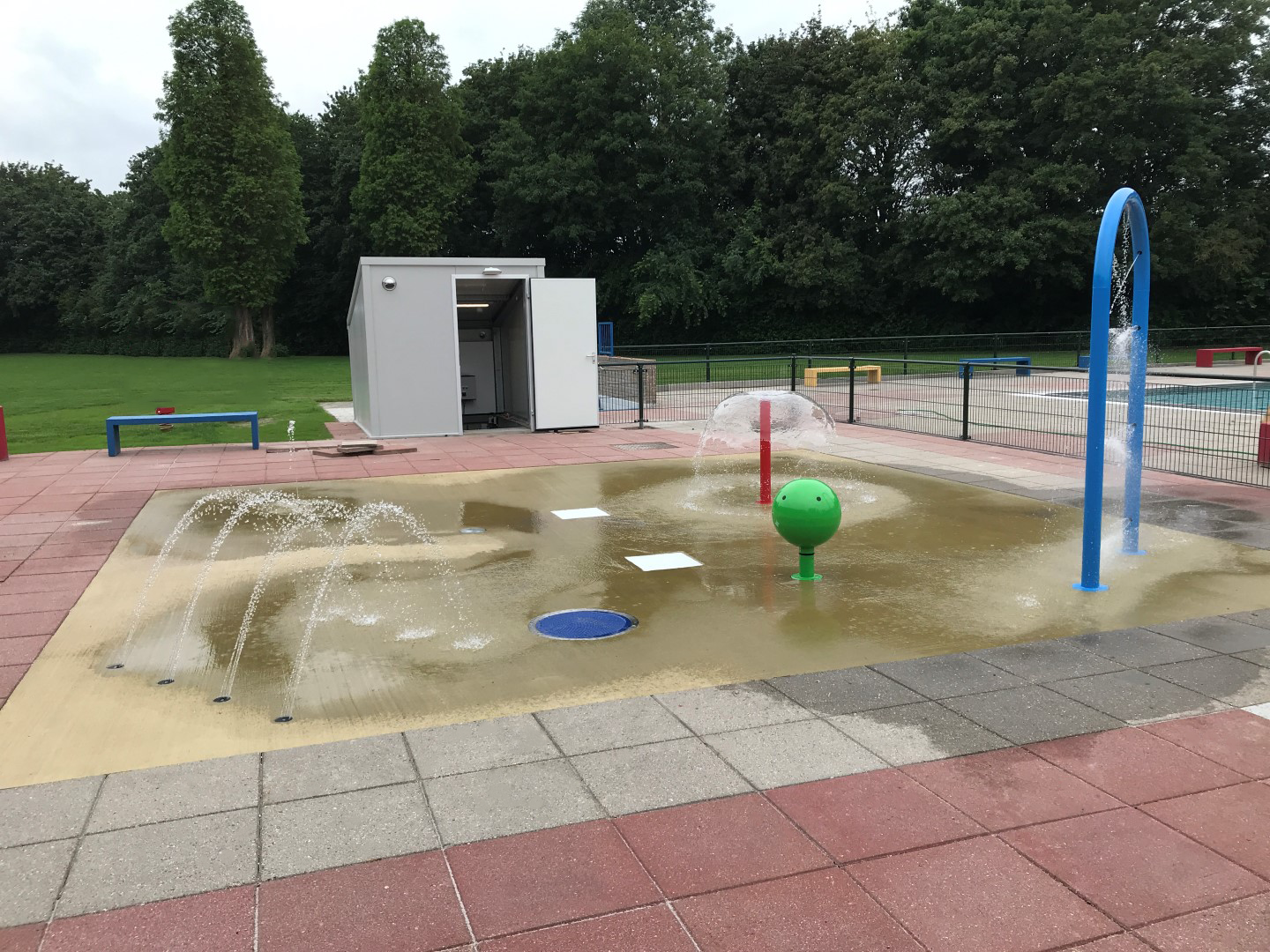Openluchtzwembad Aarweide Spray Park Overzicht