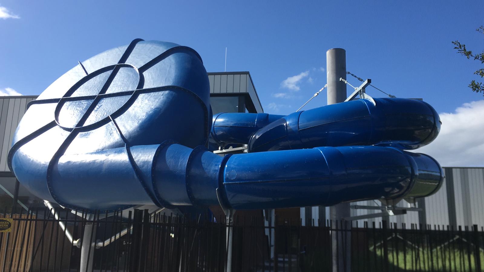 Watergames & More_Waterglijbaan_Challenger_Dazzler_Aquarena Emmen (2)