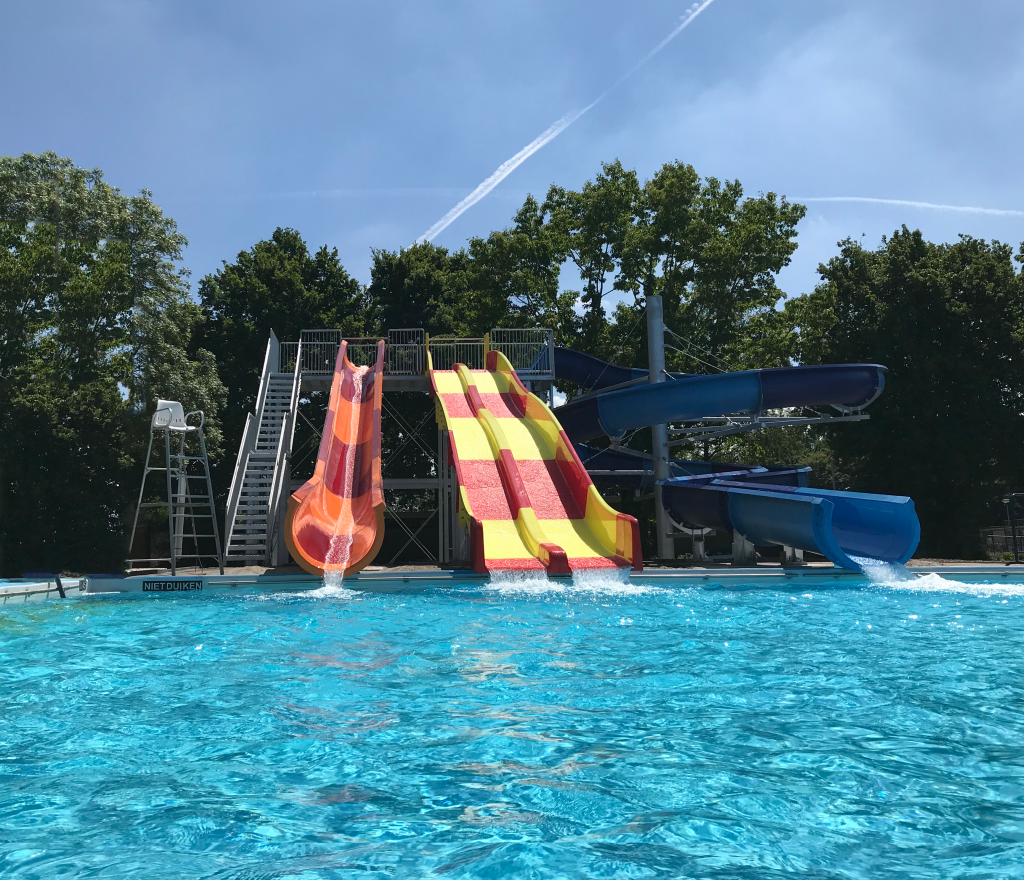 Watergames & More_Waterglijbanen_ThrillSeeker, SuperSlider, Challenger_Zwembad de Meermin_overzicht_bewerkt