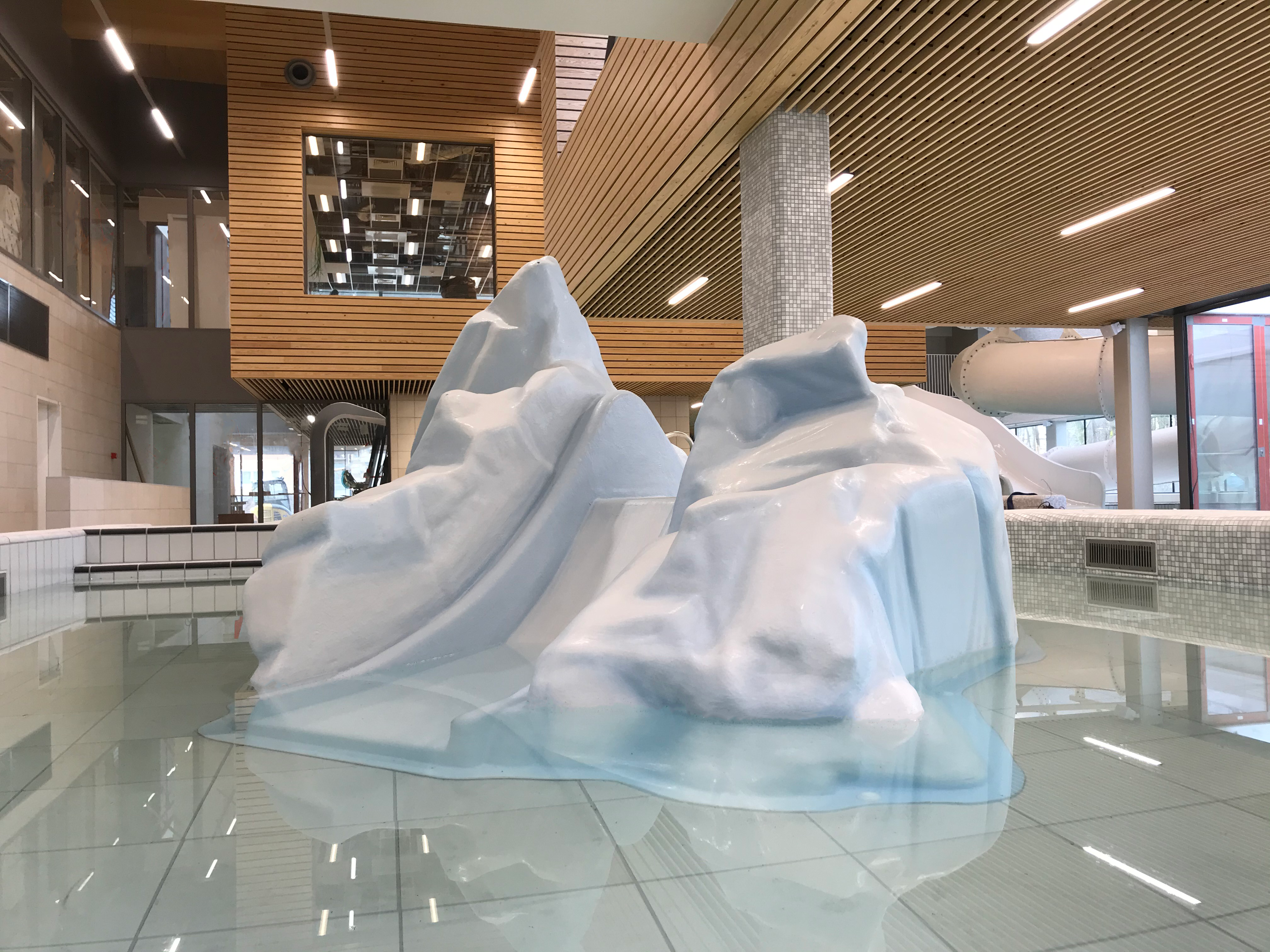 Watergames & More_Zwembad Oostende_Maatwerkelement_ijsschots_