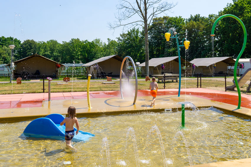 W&M_Camping-De-Krabbeplaat_Spray-Park_Peuterbad_HR58