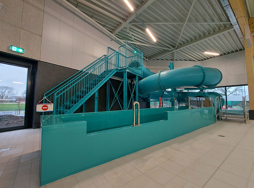 Spetterend-plezier-in-nieuwbouw-zwembad-Gelenberg-1